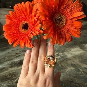 Elegant Gold and Orange Gemstone Ring